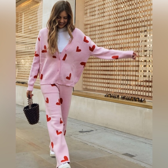 NWT KNITTED 3 -PIECE SET PINK w/RED HEART MAXI CARDIGAN, CARDIGAN  & PANT M - Picture 9 of 11